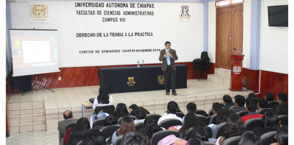 Realizan plática "Derecho de la teoría a la práctica".
